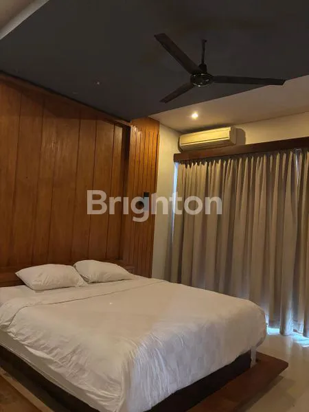 image VILLA 3 BR FULL FURNISH DENGAN PRIVAT POOL LOKASI STRATEGIS DEKAT  PANTAI KUTA (4)
