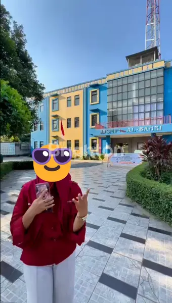 image DIJUAL GEDUNG SEKOLAH 3 LANTAI - FASILITAS KOLAM RENANG + LAPANGAN BOLA - NAROGONG, BEKASI (6)