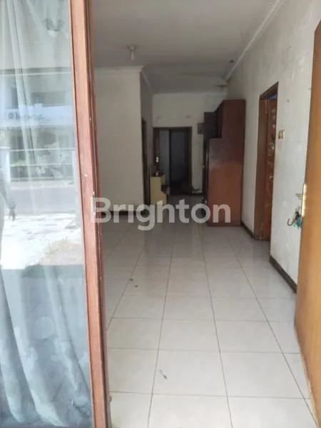 image DIJUAL RUMAH HITUNG TANAH DI NGAGEL JAYA SELATAN (4)