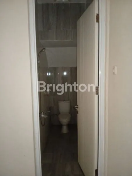 image RUMAH 2 LANTAI STRATEGIS, NYAMAN BEBAS BANJIR (4)