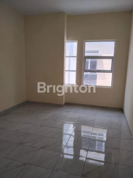 image RUMAH SIAP HUNI LOKASI PREMIUM JELAMBAR DEKAT TANJUNG DUREN GROGOL PETAMBURAN JAKARTA BARAT (5)