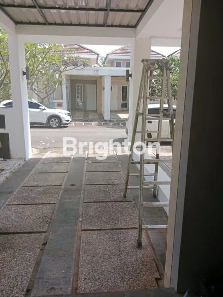 image RUMAH DI ORCHARD PARK (1)