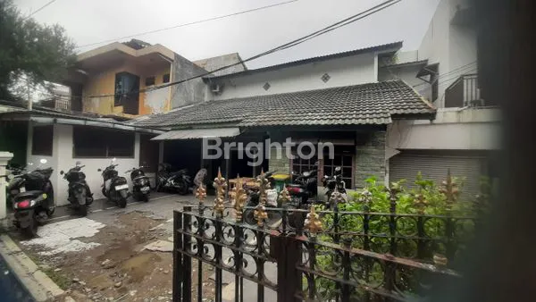 image RUMAH LUAS DENGAN BANYAK KAMAR DI BENHIL, JAKARTA PUSAT (1)