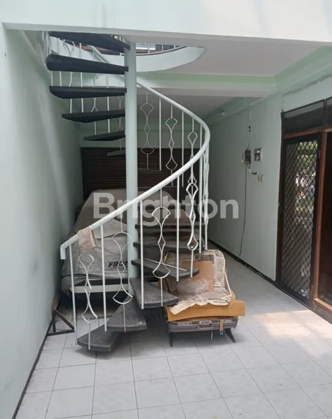 image MANYAR LEBAR 12 SANGAT TERAWAT DEKAT KLAMPIS, WISMA MUKTI, STIESIA, UNTAG, NGINDEN, SEMOLOWARU (6)