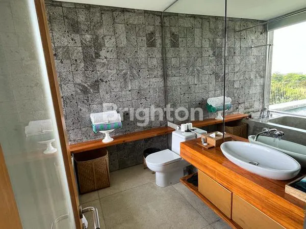 image VILLA EKSKLUSIF DENGAN PEMANDANGAN PERBUKITAN ULUWATU (4)