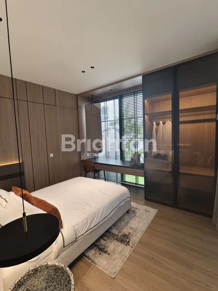 image RUMAH BARU MEWAH 3 LANTAI DI BSD CITY (3)