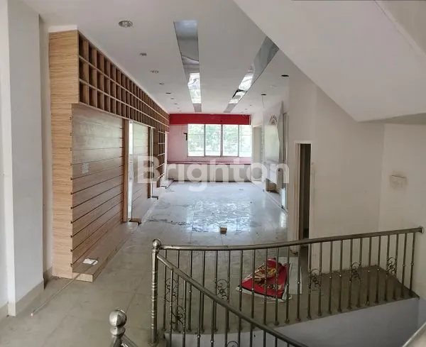 image RUKO 4 LANTAI DI PUSAT BISNIS (3)