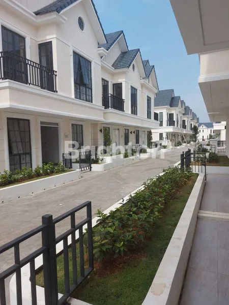 image RUMAH DOUBLE DEKKER 4+1KT LAVON 2 CLUSTER MARGONITE SIAP HUNI (1)