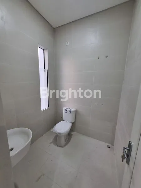 image RUMAH BARU 2 LANTAI STRATEGIS 20M DARI RAYA KENJERAN (7)