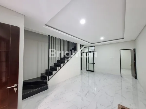 image RUMAH BARU 2 LANTAI STRATEGIS 20M DARI RAYA KENJERAN (4)