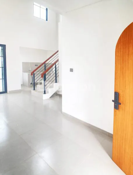 image DIJUAL RUMAH 2 LANTAI MURAH LINGKUNGAN ASRI (3)