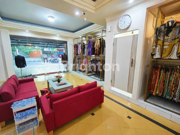 image RUMAH DI A MAPPANYUKI USAHA BUTIK (3)