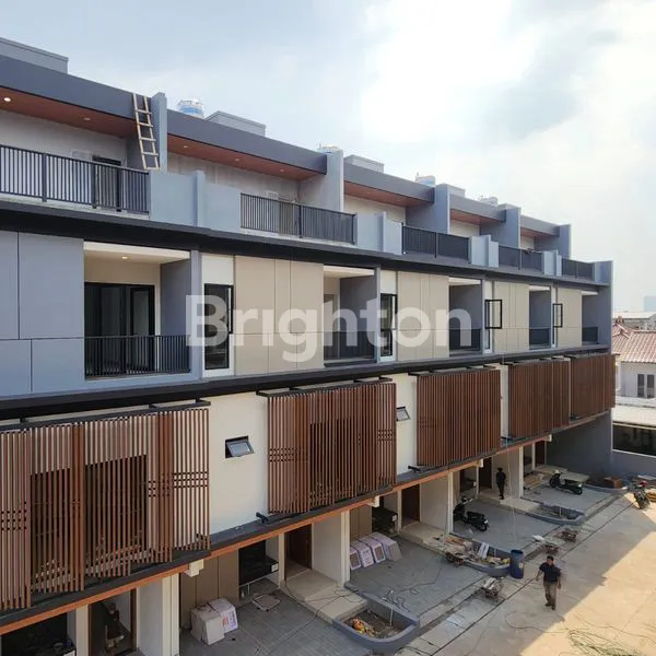 image RUMAH BARU MINIMALIS MODERN 4 LANTAI DENGAN FREE LIFT  DI PALMERAH JAKARTA BARAT (4)