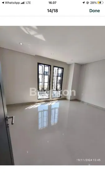 image RUMAH 2 LANTAI SIAP HUNI, WHITE HOUSE DIAN ISTANA-SURABAYA (2)