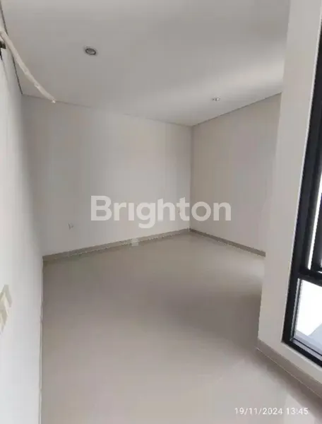 image RUMAH 2 LANTAI SIAP HUNI, WHITE HOUSE DIAN ISTANA-SURABAYA (3)