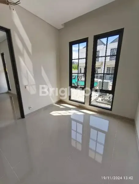 image RUMAH 2 LANTAI SIAP HUNI, WHITE HOUSE DIAN ISTANA-SURABAYA (7)