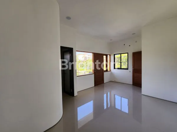 image RUMAH MODERN MINIMALIS DI DENPASAR  BARAT  (4)