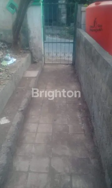 image RUMAH STRATEGIS DI JALAN PERMATA (3)