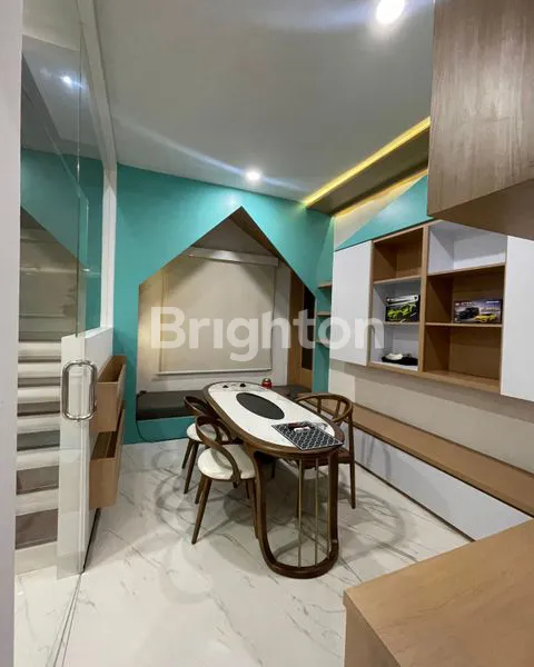 image RUMAH PIK LAYAR PERMAI 200M2 SEMI FURNISHED (5)