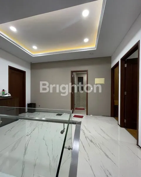 image RUMAH PIK LAYAR PERMAI 200M2 SEMI FURNISHED (6)