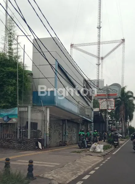 image DISEWAKAN BANGUNAN LOKASI SANGAT STRATEGIS (5)