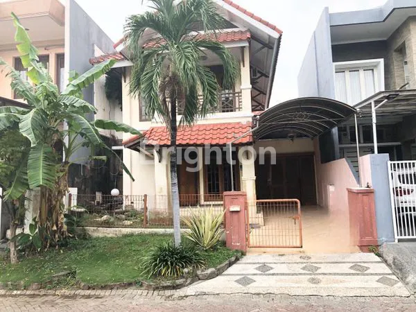 DISEWAKAN RUMAH VILLA WESTWOOD