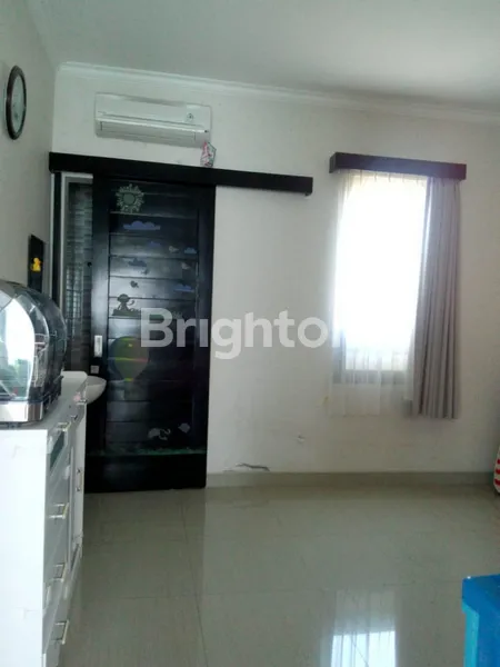 image RUMAH BALI ELEGAN DENGAN SENTUHAN MODERN DAN FASILITAS LENGKAP (3)