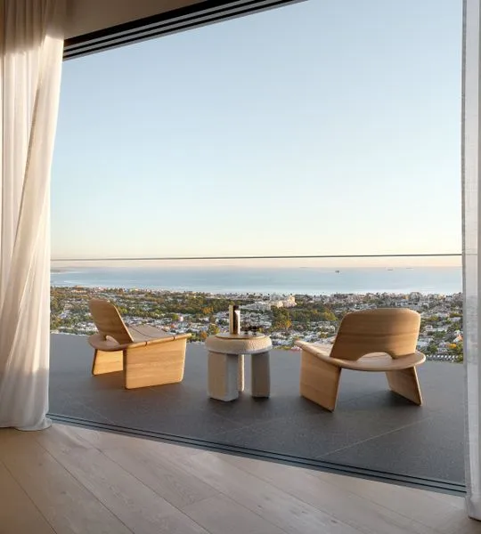 Image R. Evolution_sp_balcony.jpg