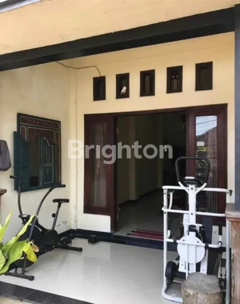 image DISEWAKAN RUMAH 2 LANTAI NYAMAN & STRATEGIS – KEBO IWA, DENPASAR BARAT (3)