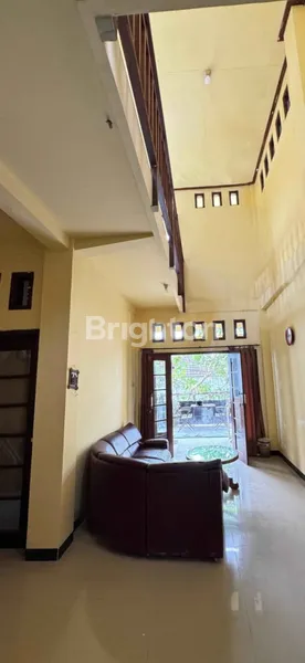 image DISEWAKAN RUMAH 2 LANTAI NYAMAN & STRATEGIS – KEBO IWA, DENPASAR BARAT (8)