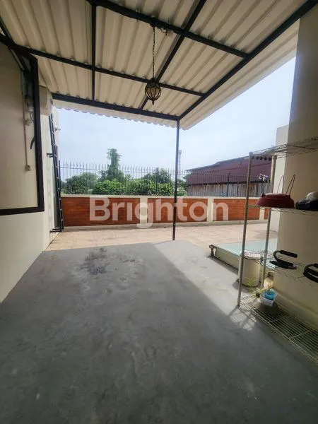 image DIJUAL RUMAH MEWAH FULL FURNISHED DENGAN KOLAM RENANG DI JAGAKARSA, JAKARTA SELATAN  LANGSUNG MASUK TINGGAL BAWA KOPER. (5)