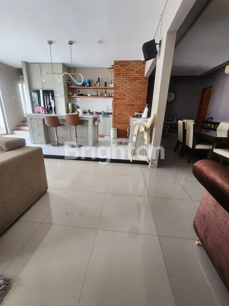 image DIJUAL RUMAH MEWAH FULL FURNISHED DENGAN KOLAM RENANG DI JAGAKARSA, JAKARTA SELATAN  LANGSUNG MASUK TINGGAL BAWA KOPER. (6)