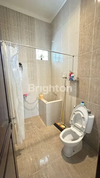 image RUMAH MEWAH SIAP HUNI SURABAYA TIMUR (8)