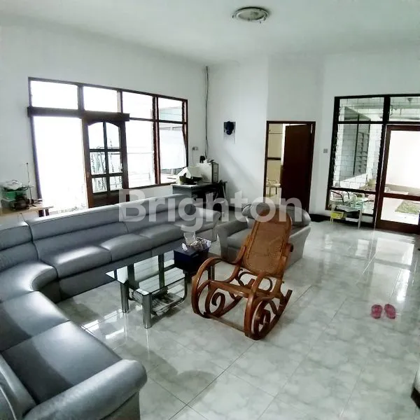 image RUMAH PUSAT KOTA KERTAJAYA DEKAT GALAXY (3)