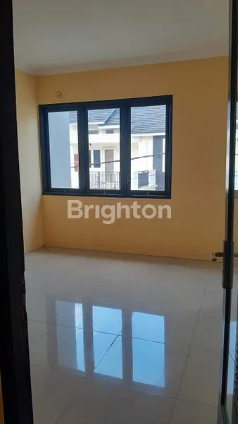 image RUMAH 2 LANTAI MINIMALIS BARU RENOVASI DI BSD SERPONG (5)