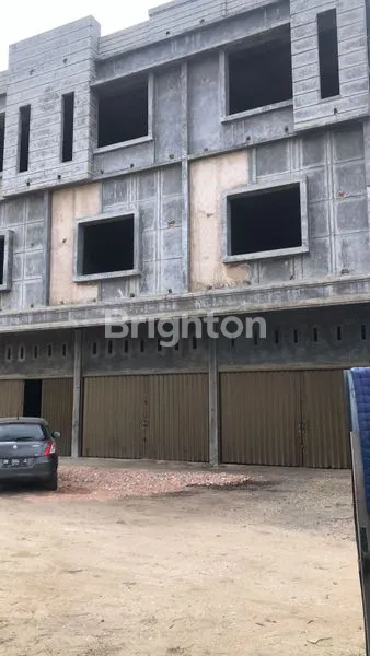 image RUKO 3 LANTAI 8 PINTU BELUM FINISHING GERBANG KAMPUS UNRI SM AMIN PEKANBARU (7)