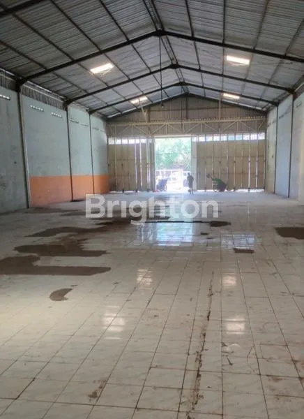 image DIJUAL / SEWA GUDANG BEKAS SHOWROOM MOBIL. TEPAT DIPINGGIR JALAN RAYA GAJAH. SELANGKAH KE MASJID AGUNG, SELANGKAH KE UPGRIS DAN USM. 15 MENIT KE PUSAT KOTA SEMARANG (2)