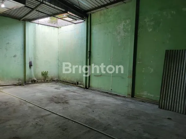 image DIJUAL / SEWA GUDANG BEKAS SHOWROOM MOBIL. TEPAT DIPINGGIR JALAN RAYA GAJAH. SELANGKAH KE MASJID AGUNG, SELANGKAH KE UPGRIS DAN USM. 15 MENIT KE PUSAT KOTA SEMARANG (5)
