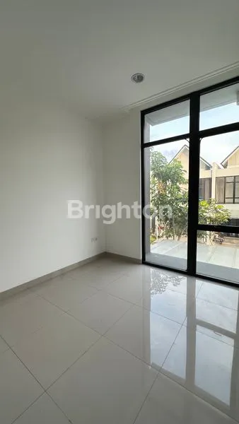 image RUMAH PIK2 SAMPING SWIMMING POOL (7)