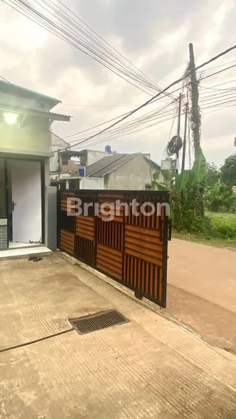 image RUMAH HOOK 2 LANTAI SIAP HUNI DI GREEN GARDEN CISAUK (5)