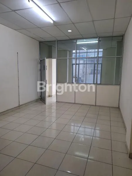 image RUKO KOMERSIAL 4 LANTAI DI GAJAH MADA, LOKASI BISNIS PREMIUM (7)