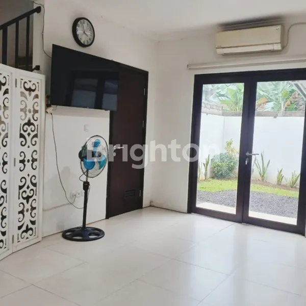 image RUMAH ESTETIK 2 LANTAI DI VIDA BEKASI (2)