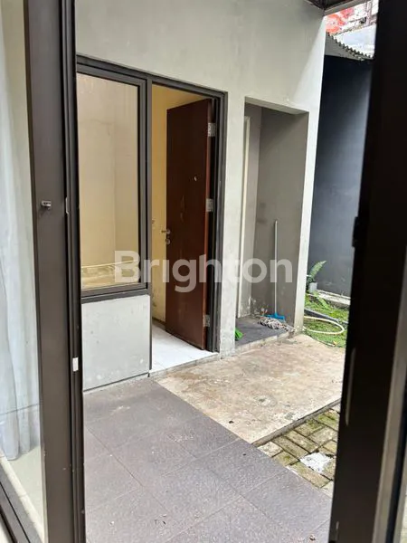 image RUMAH 2 LANTAI MEWAH DI GOLDEN PARK BSD, SHM, 3+1 KT (4)
