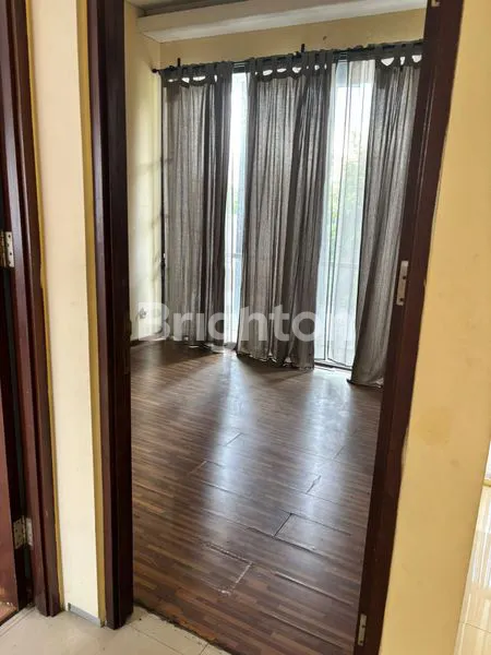 image RUMAH 2 LANTAI MEWAH DI GOLDEN PARK BSD, SHM, 3+1 KT (6)