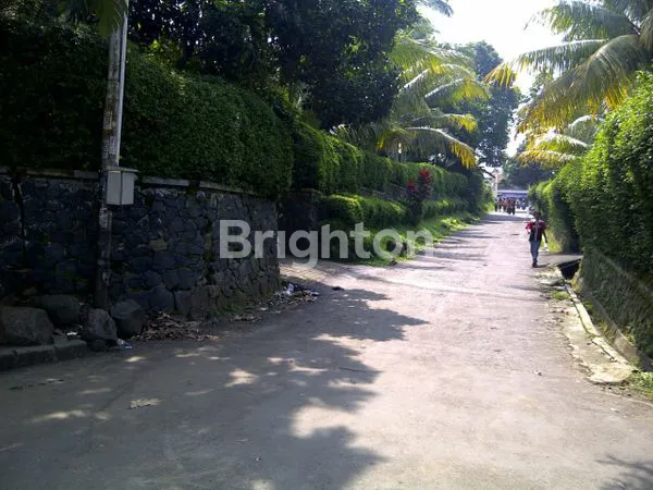 image RUMAH HOOK 2 LANTAI HALAMAN LUAS DEKAT STASIUN  DI SELAKOPI BOGOR (7)