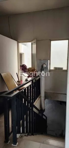 image RUKO 2 UNIT JEJER SIAP PAKAI TERAWAT DEKAT RAYA DHARMAHUSADA (2)