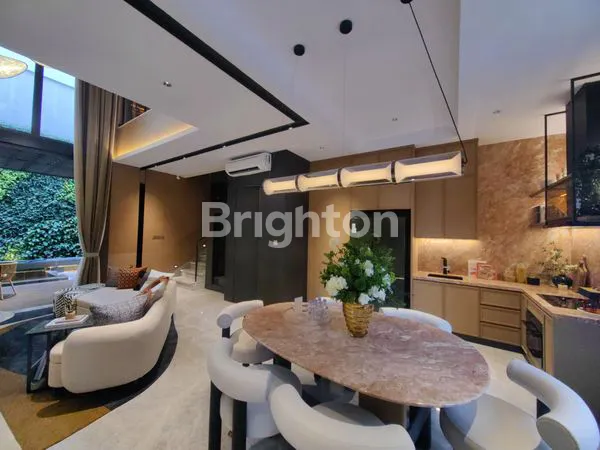 image RUMAH MEWAH 3 LANTAI DI HERON THE SPRINGS GADING SERPONG (2)