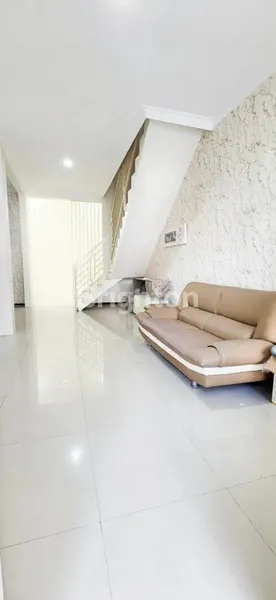 image DIJUAL RUMAH MINIMALIS 2 LANTAI FURNISHED DI PAKUWON CITY – CLUSTER TAMAN MUTIARA (8)