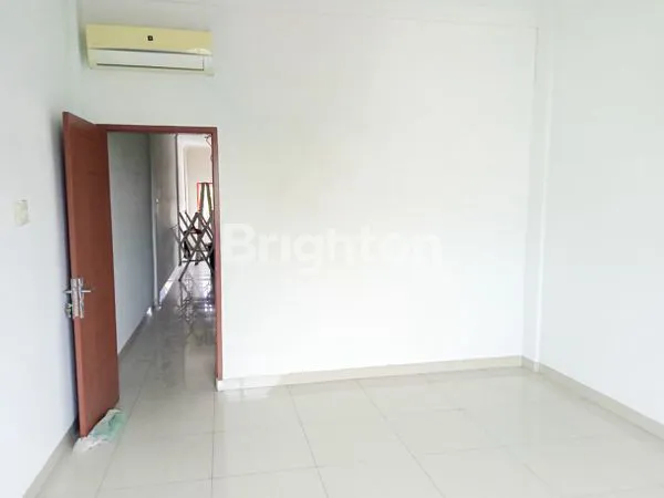 image RUKO 3 LANTAI STRATEGIS DI JL. BAMBU, MEDAN TIMUR, SHM (2)