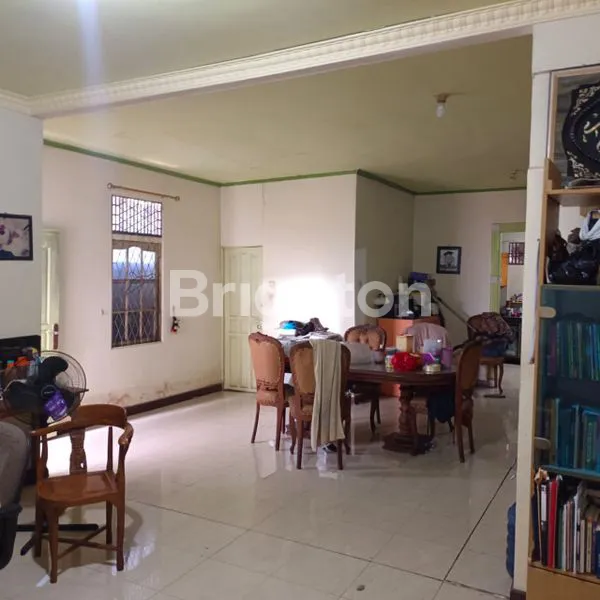 image RUMAH PINGGIR JALAN JLN SUWIGNJO (2)